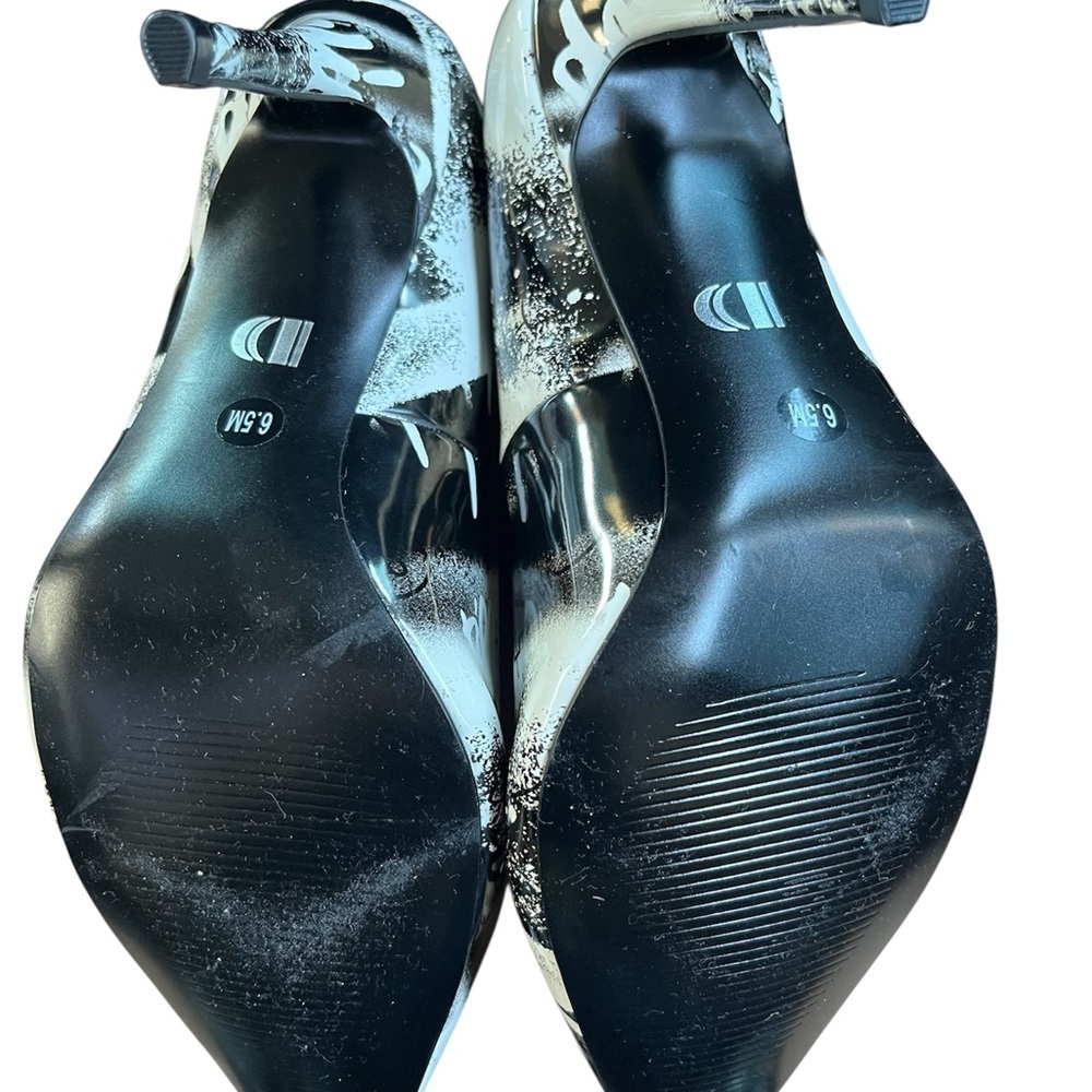 D'Amelio Karyenaa heel Pump - Black/White Art Graffiti Design 6.5 - Picture 3 of 5